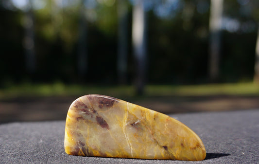 Hand-Cut & Polished Bucca Jasper Freeform Display Stone – 5.8cm